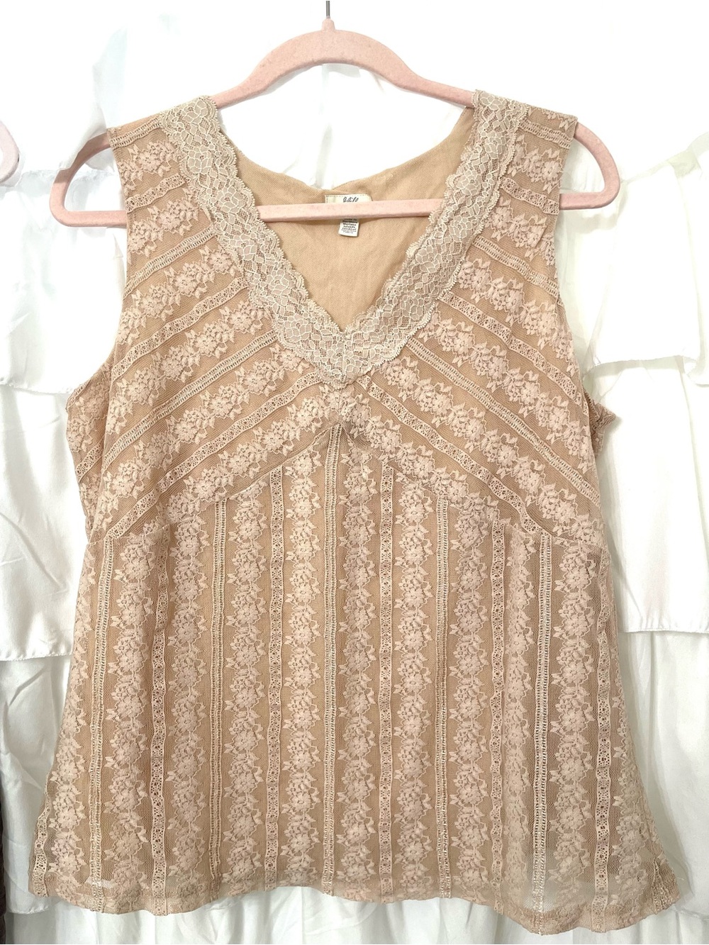 J. Jill Lace-Trim V-Neck Camisole in Blush Tan